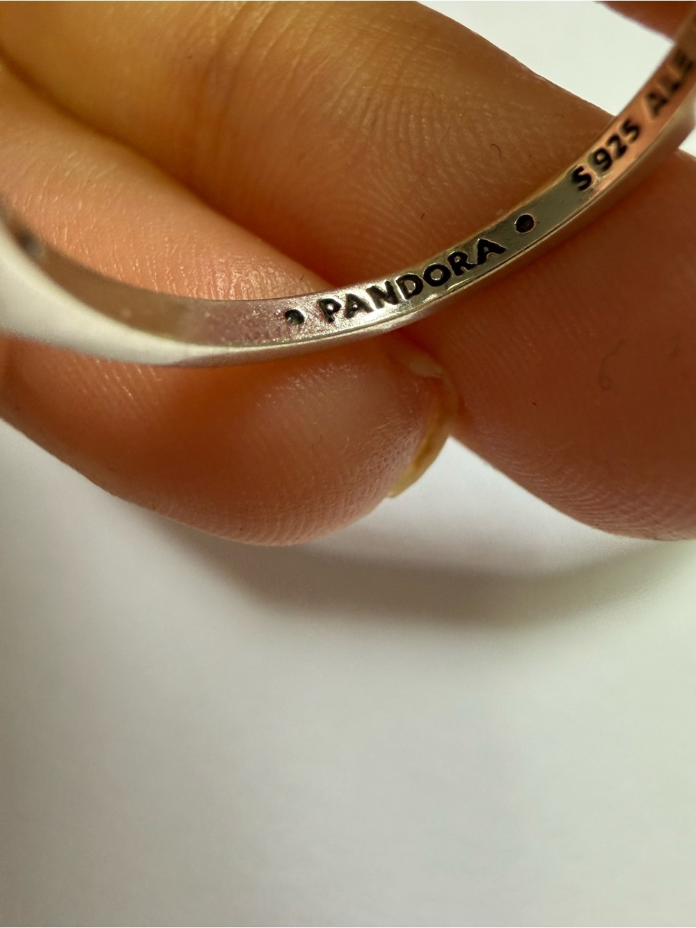Pandora Elevated Black Heart Ring
Sterling silver size 6 NEW WITHOUT BAG!!!!!!! - Picture 5 of 7